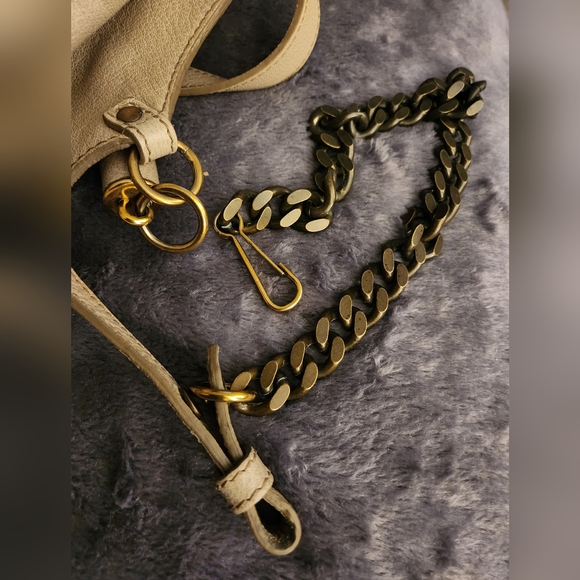 BURBERRY Beige Pebble Grain Leather Zip & Turn lock Satchel - Picture 10 of 16